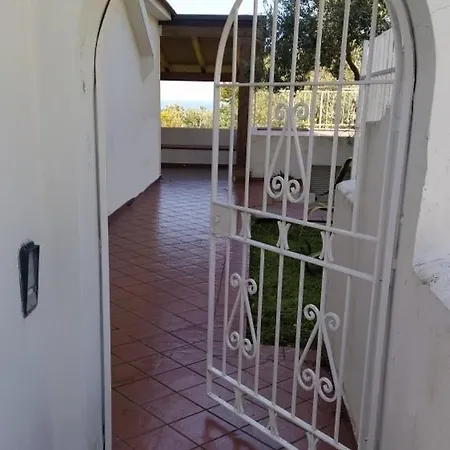 Casa Indipendente A * マラテーア
