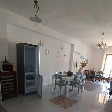 別荘 Casa Indipendente A マラテーア
